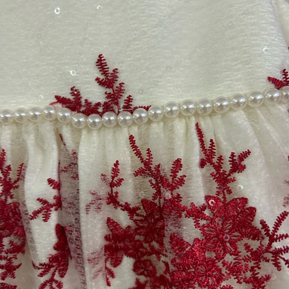 Elegant Red Floral Dress - Picture 6 of 7